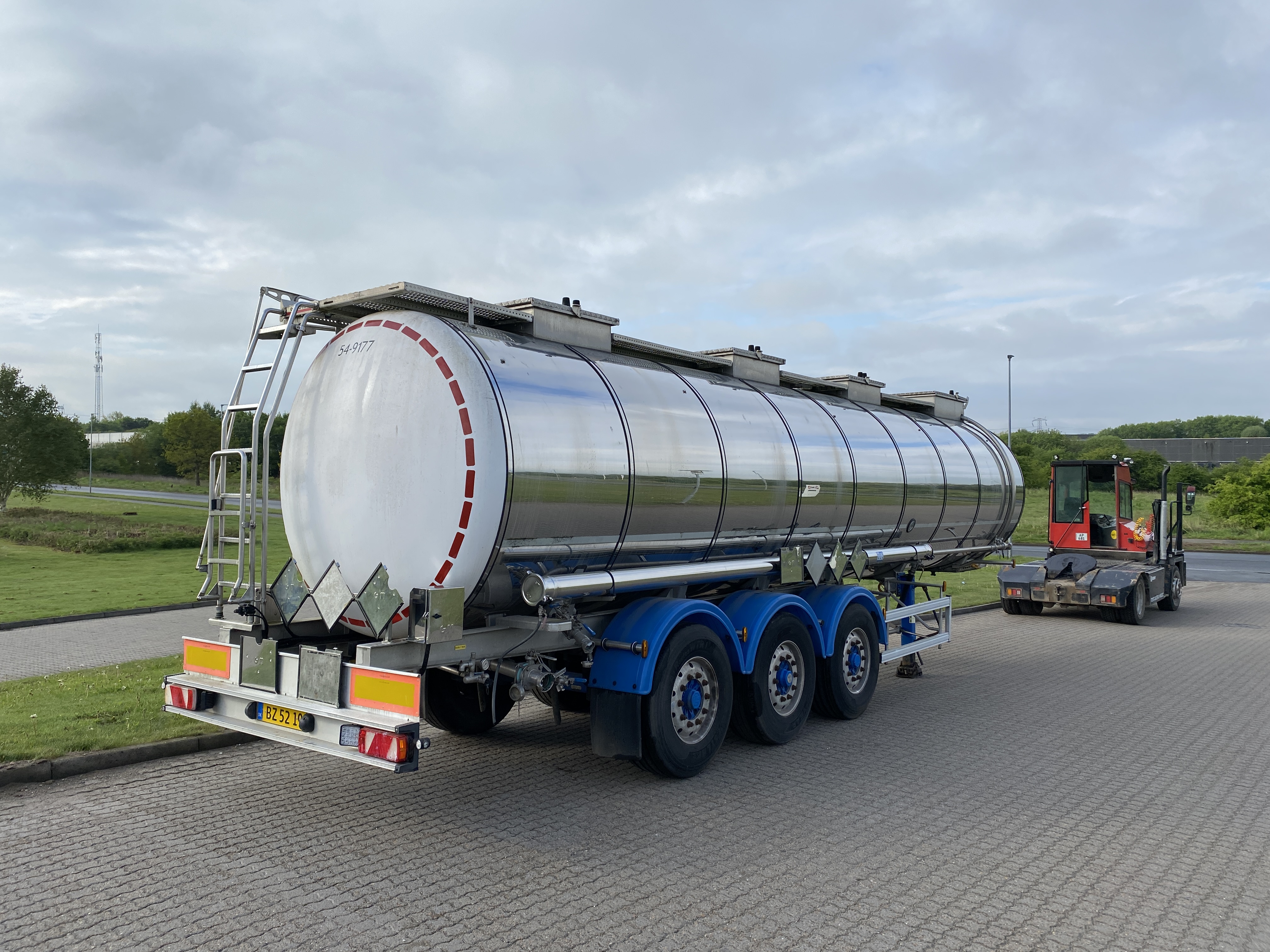 Magyar 3-akslet Magyar Tank , 30.000 ltr