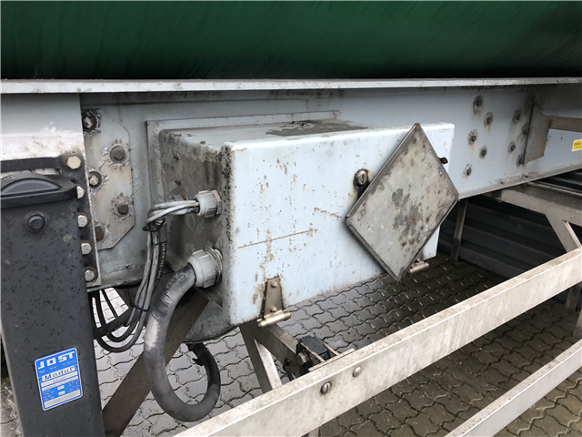 Feldbinder Silotrailer m. tip