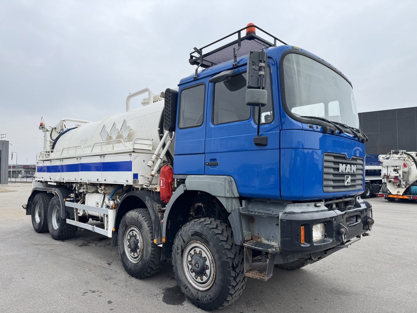 MAN 35.464 8x8 Hvidtved Larsen 9000 L