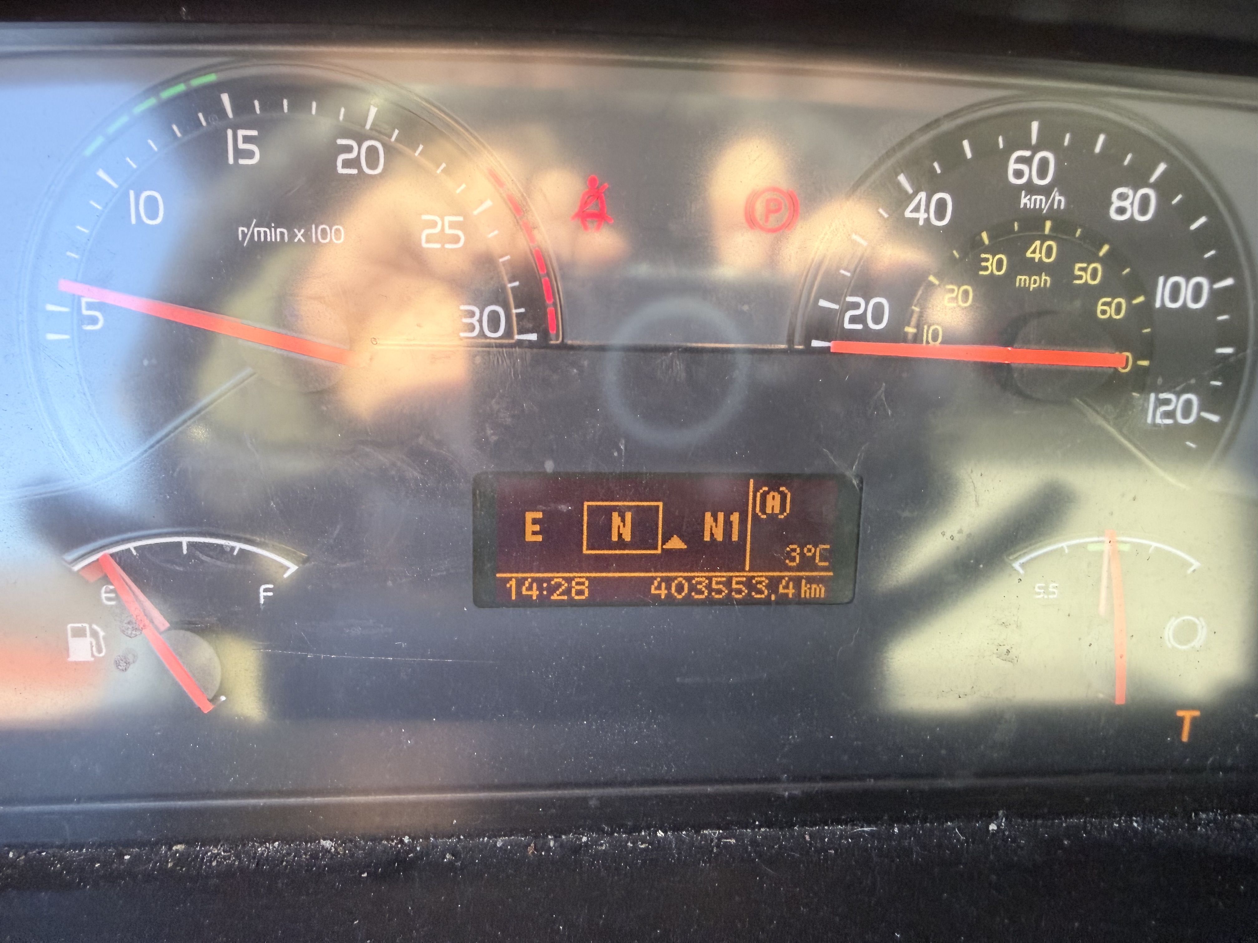 Volvo FM 330 7,7 m 4x2 Fragtlad & lift