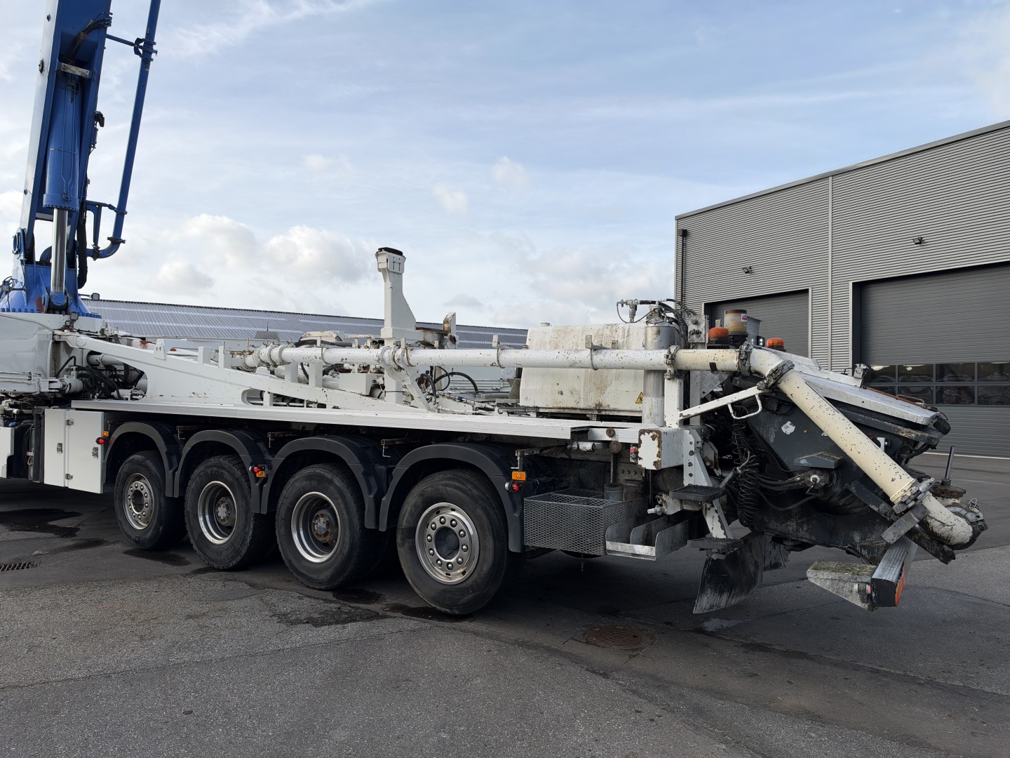 Volvo FH16/750 12x4/8 JUNJIN JJRZ 63 m. Betonpumpe