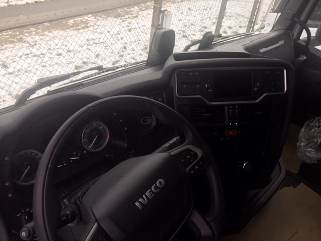 Iveco IVECO S WAY 570Hp Bogie trækker med 2 streng hydraulik