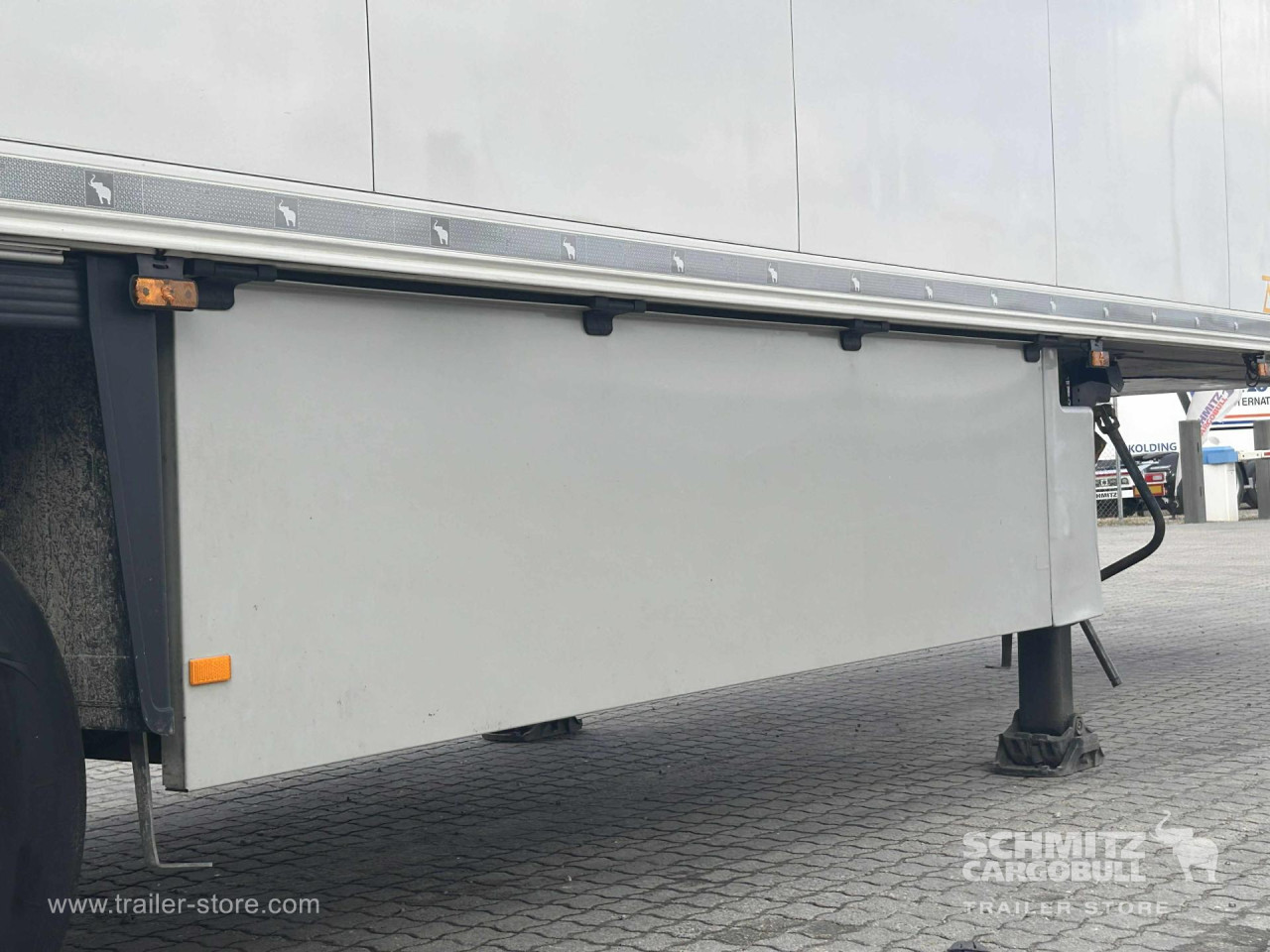 Schmitz Semi Reefer Meat hanging system