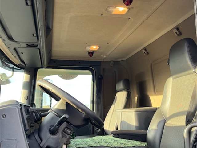 Scania P450 8X2*6 Knæklad + Kran HMF1820 – Machinetransporter