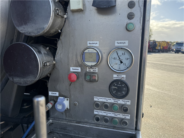 MAN TGM 14.250 VM-Tarm 4.000 l. Rustfri PED Slamsuger Euro 6