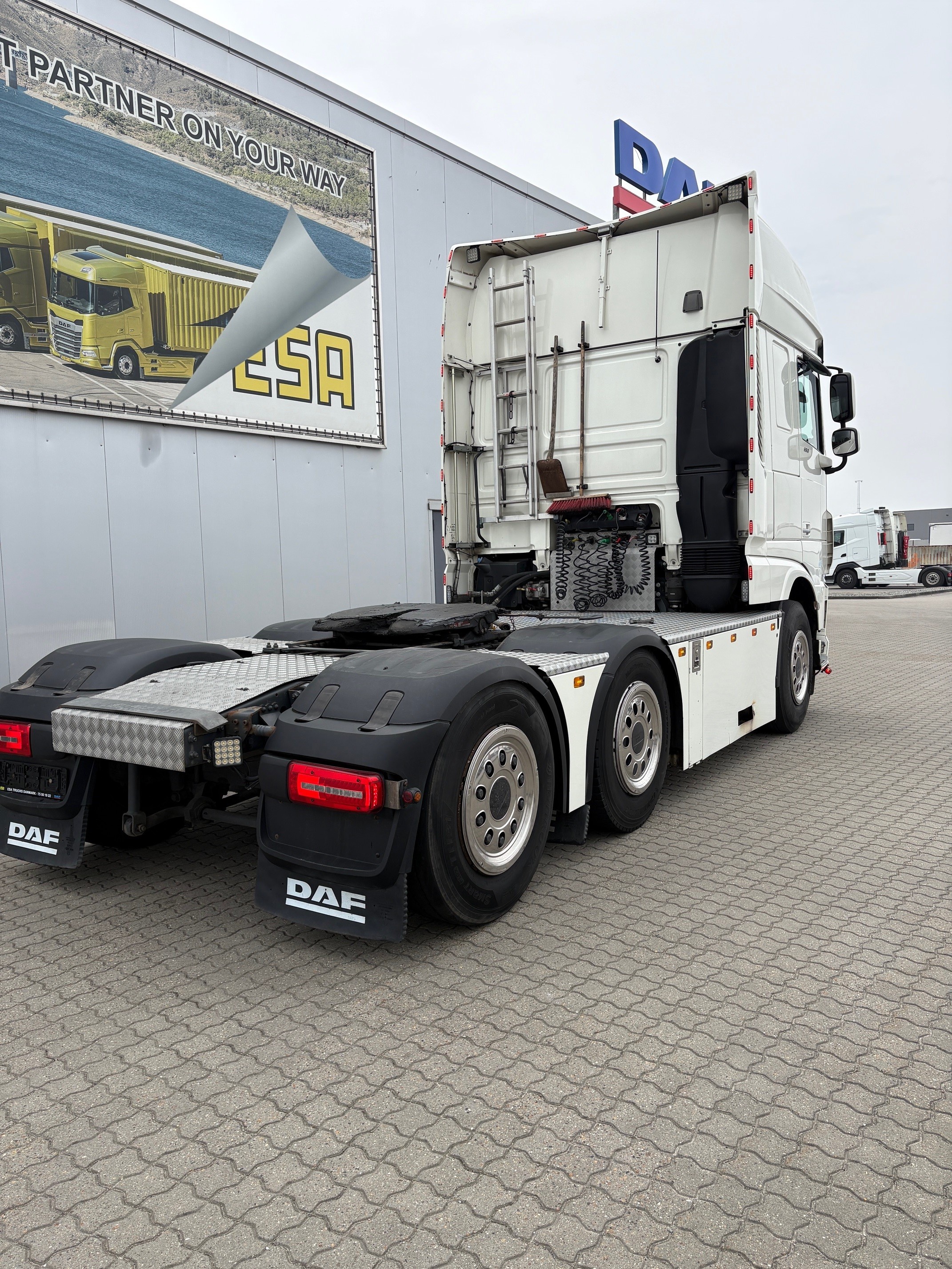 DAF XF 530 FTN 6x2/4 hydraulik trækker