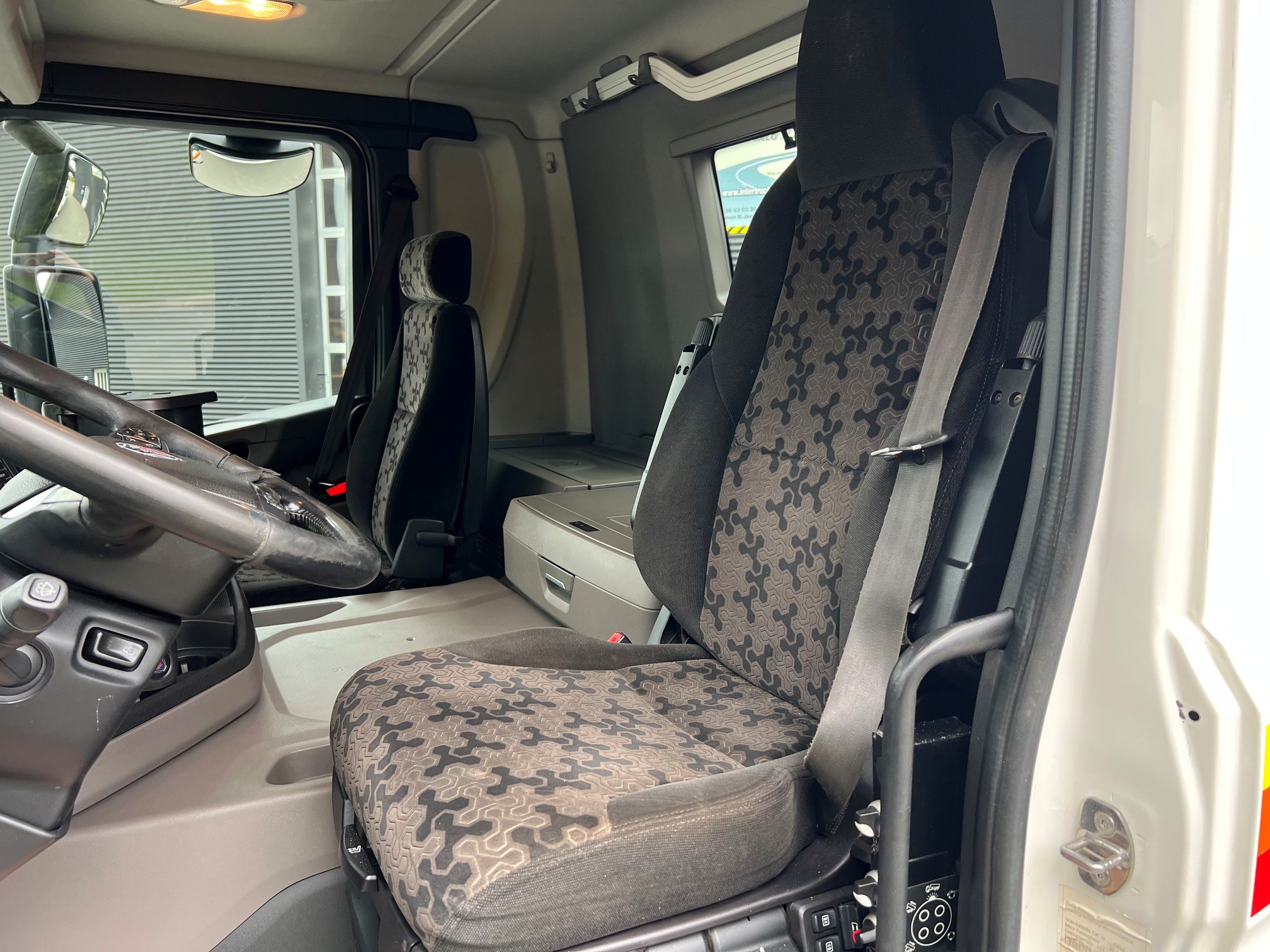 Scania R500 8X4 med Palfinger PK26002 kran og Sawo hejs