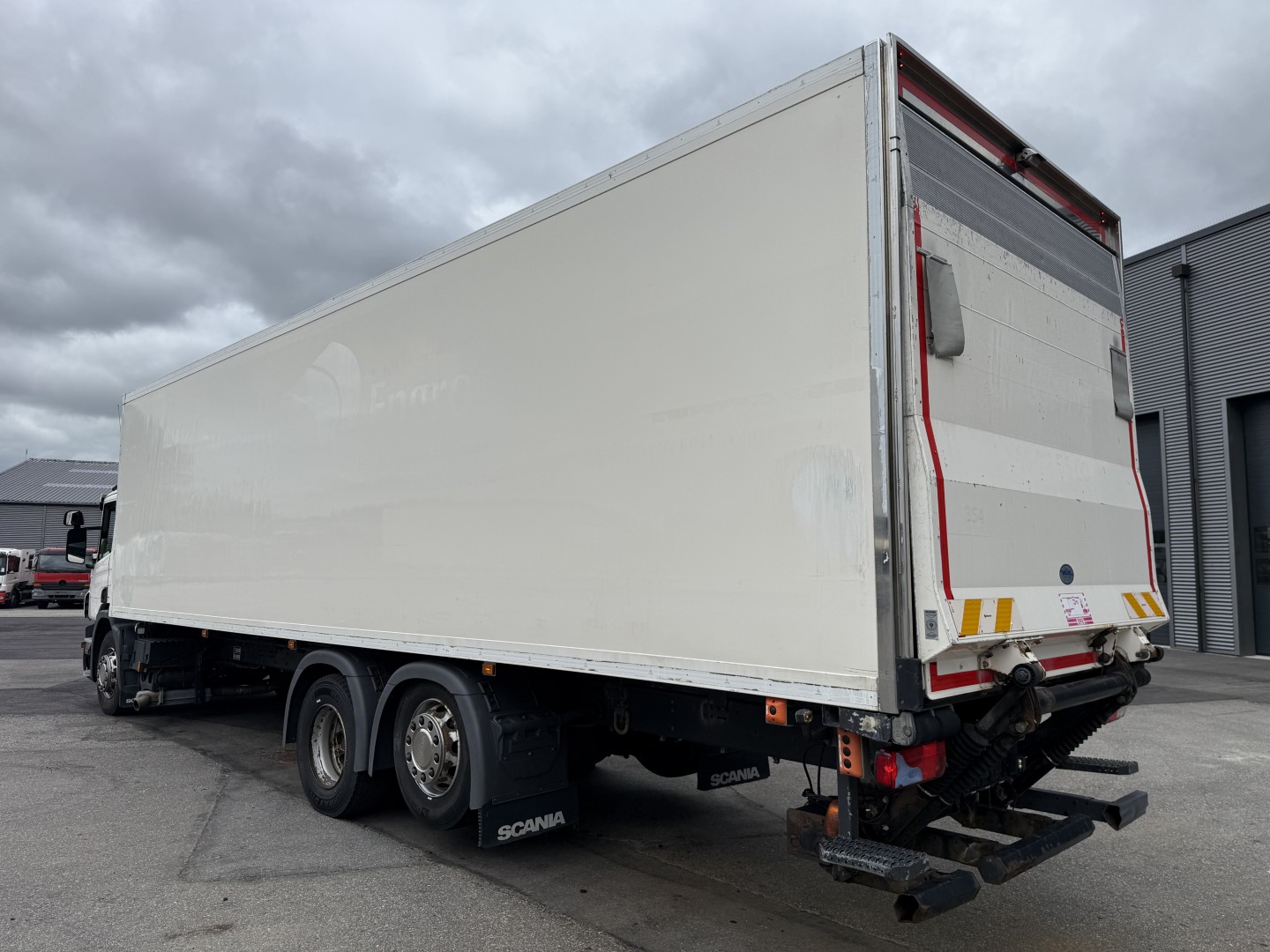 Scania P320 6x2*4 Carrier Supra 120 Mt 9,90 m. kasse