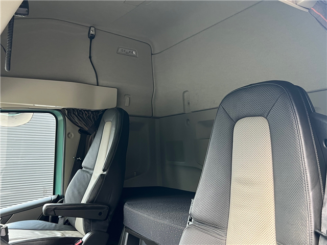 Volvo FM500 Globe hejs