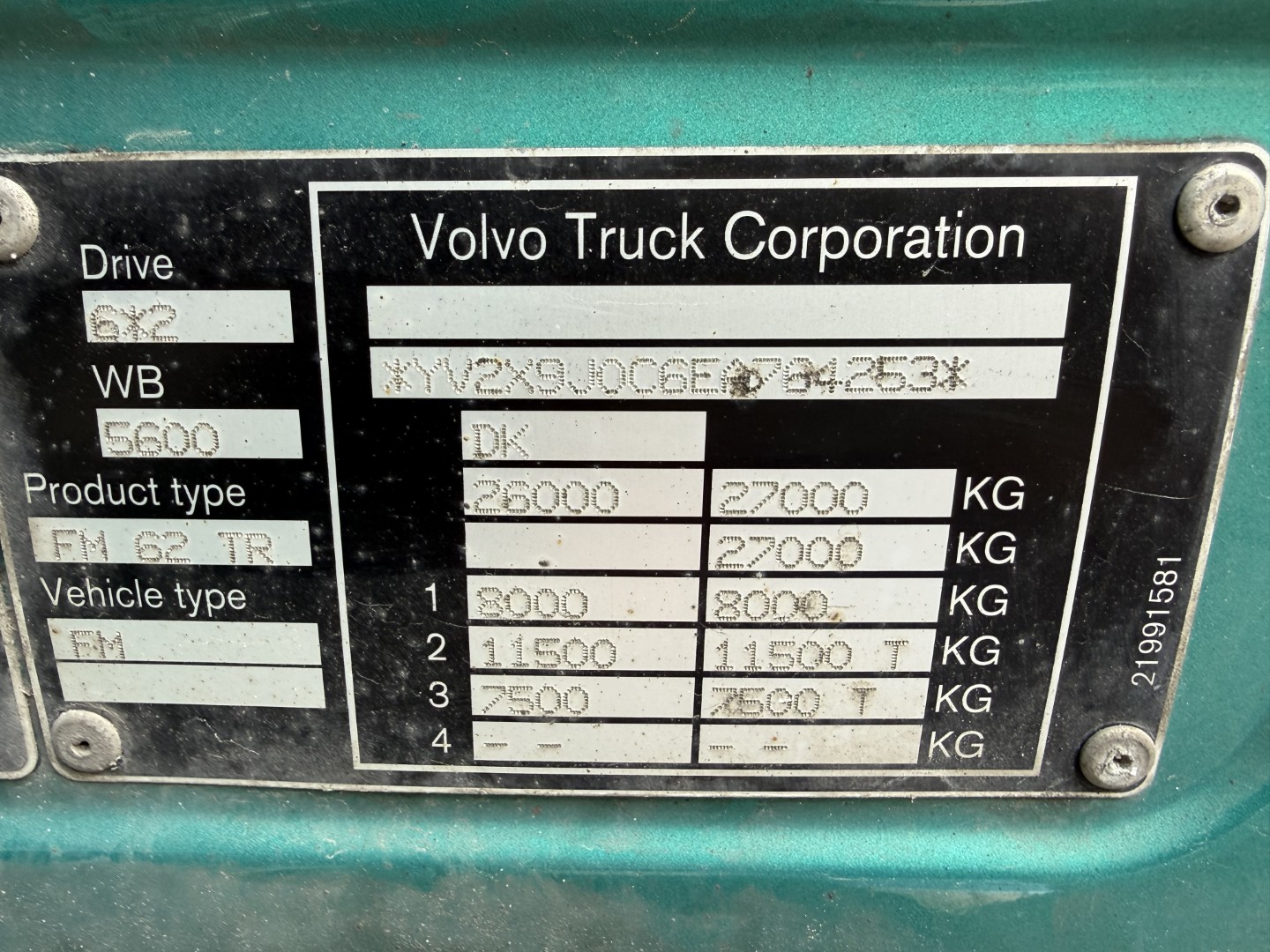 Volvo FM330 6x2*4 Carrier Supra 1050 Nordic