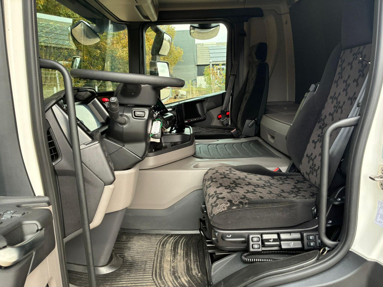 Scania P 250 B4x2NB - BOKS/LIFT