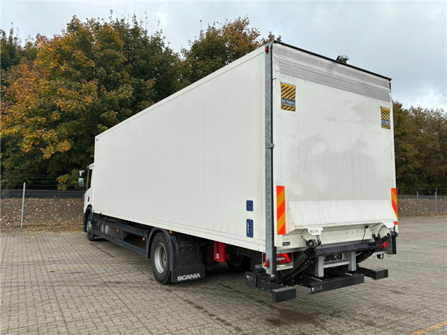 Scania P 250 B4x2NB - BOKS/LIFT