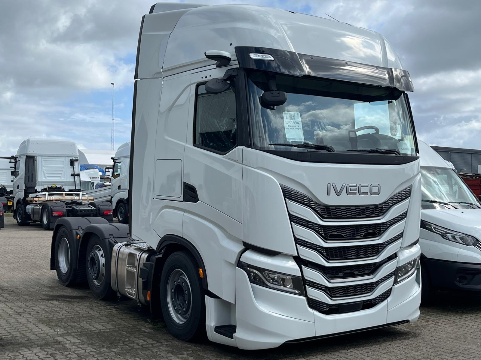 Iveco NY IVECO S-WAY 500Hp Twinster trækker opbygget