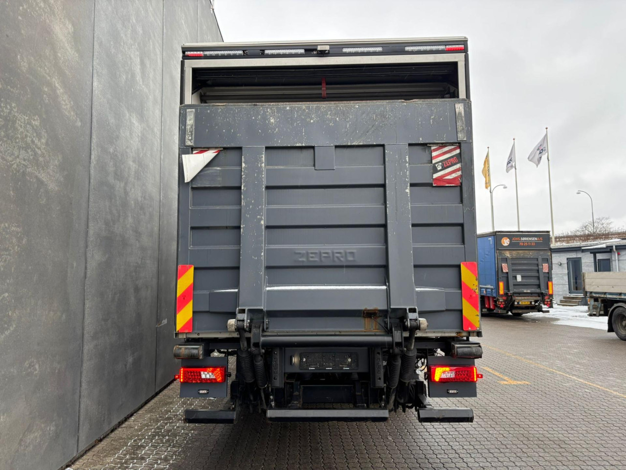 Scania P 320 B6x2*4NB Dobbelt compartment