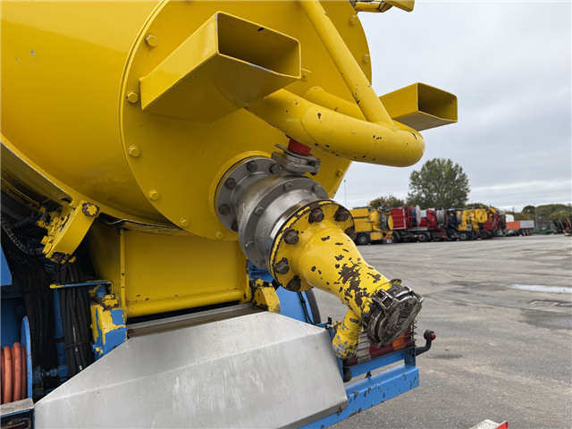 Mercedes Actros 4140 8x4 KOKS MEGAVAC 8000 ADR 13.500 l. Tørsuger