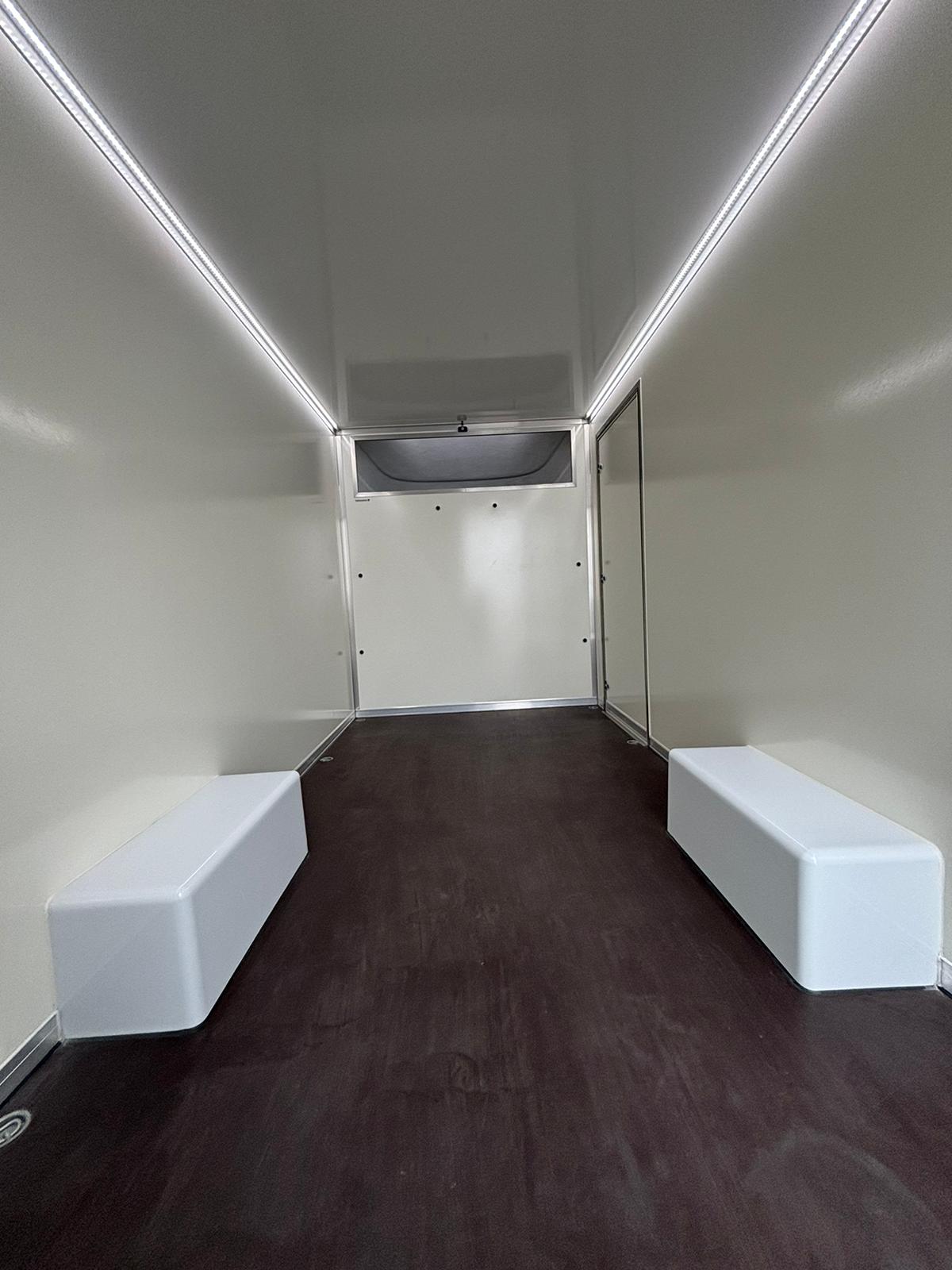 Renault Trucks Master - Lukket EUROBOX kasse