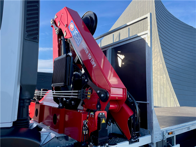 Iveco S-WAY AD190S34-E6e/FP Stillads