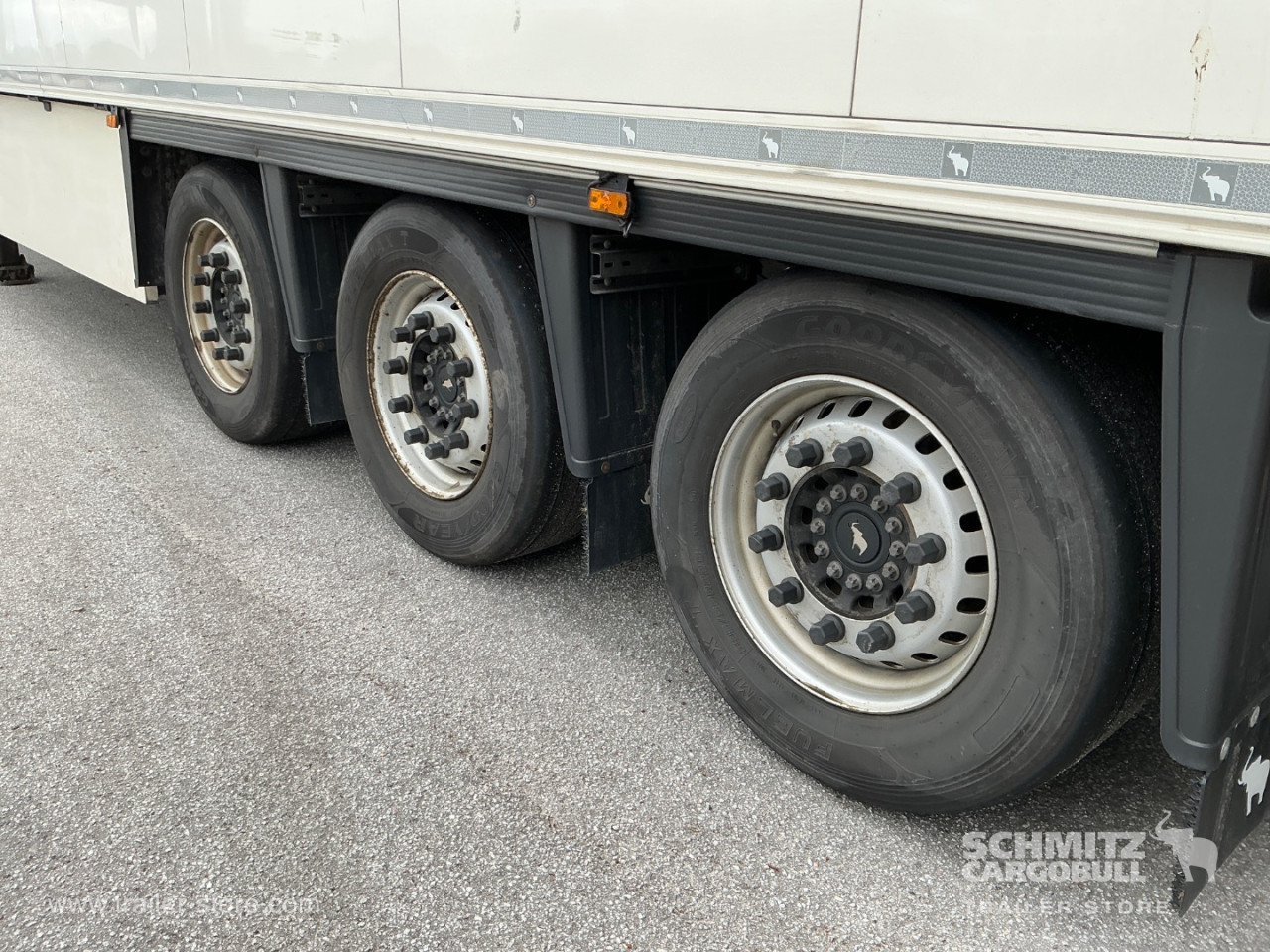 Schmitz Semi Reefer Meat hanging system