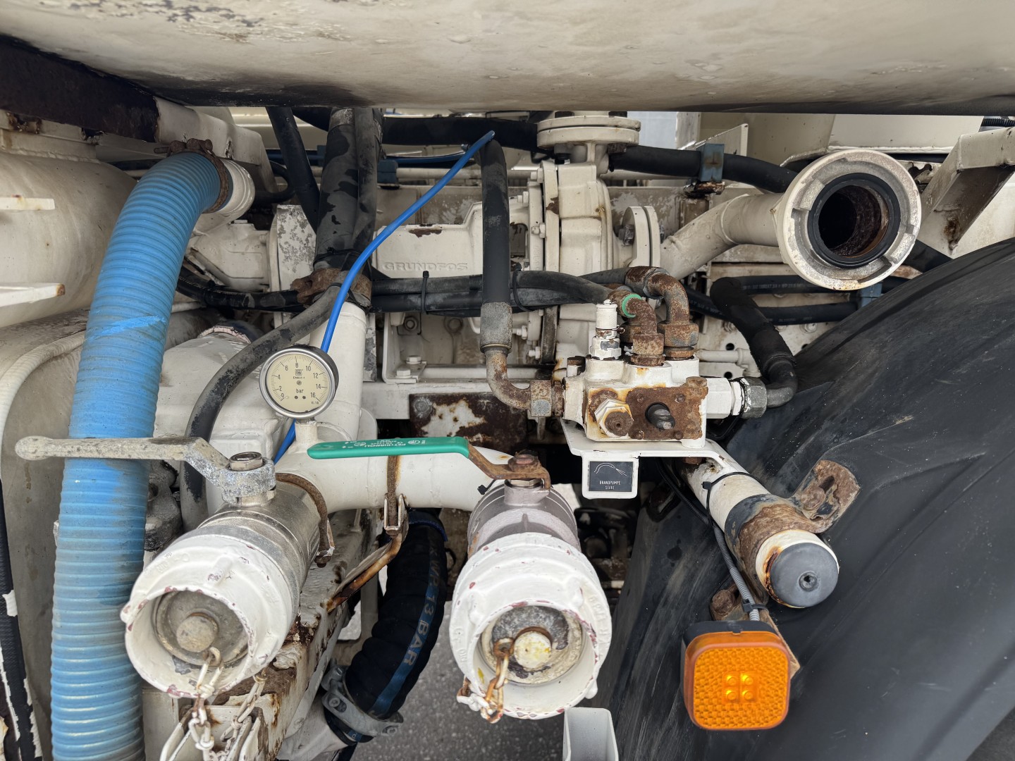 MAN 35.464 8x8 Hvidtved Larsen 9000 L