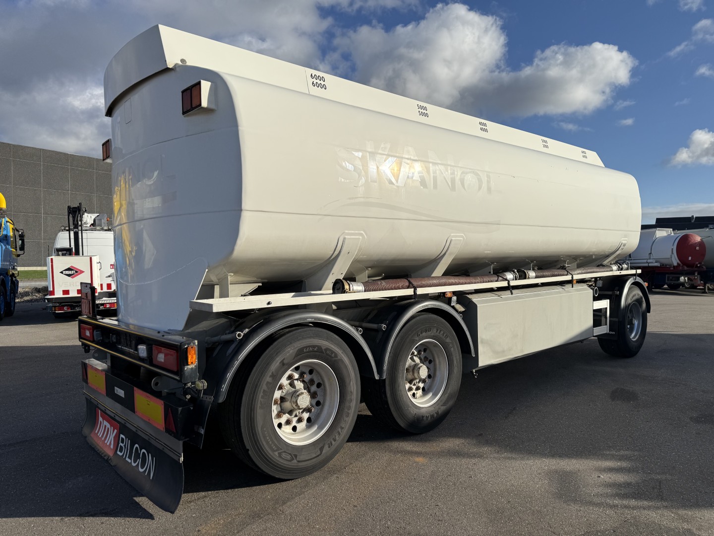 HMK Bilcon 27.000 l. ADR 5 Rum