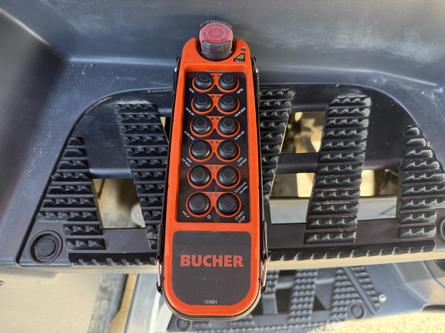 Mercedes Actros 1833 4x2 Bucher FlexLine C60