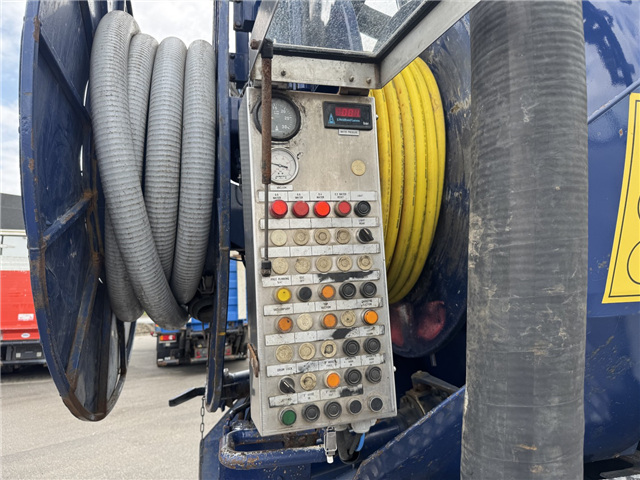 Mercedes Actros 2636 6x4 RHD Hvidtved Larsen Flexline 312