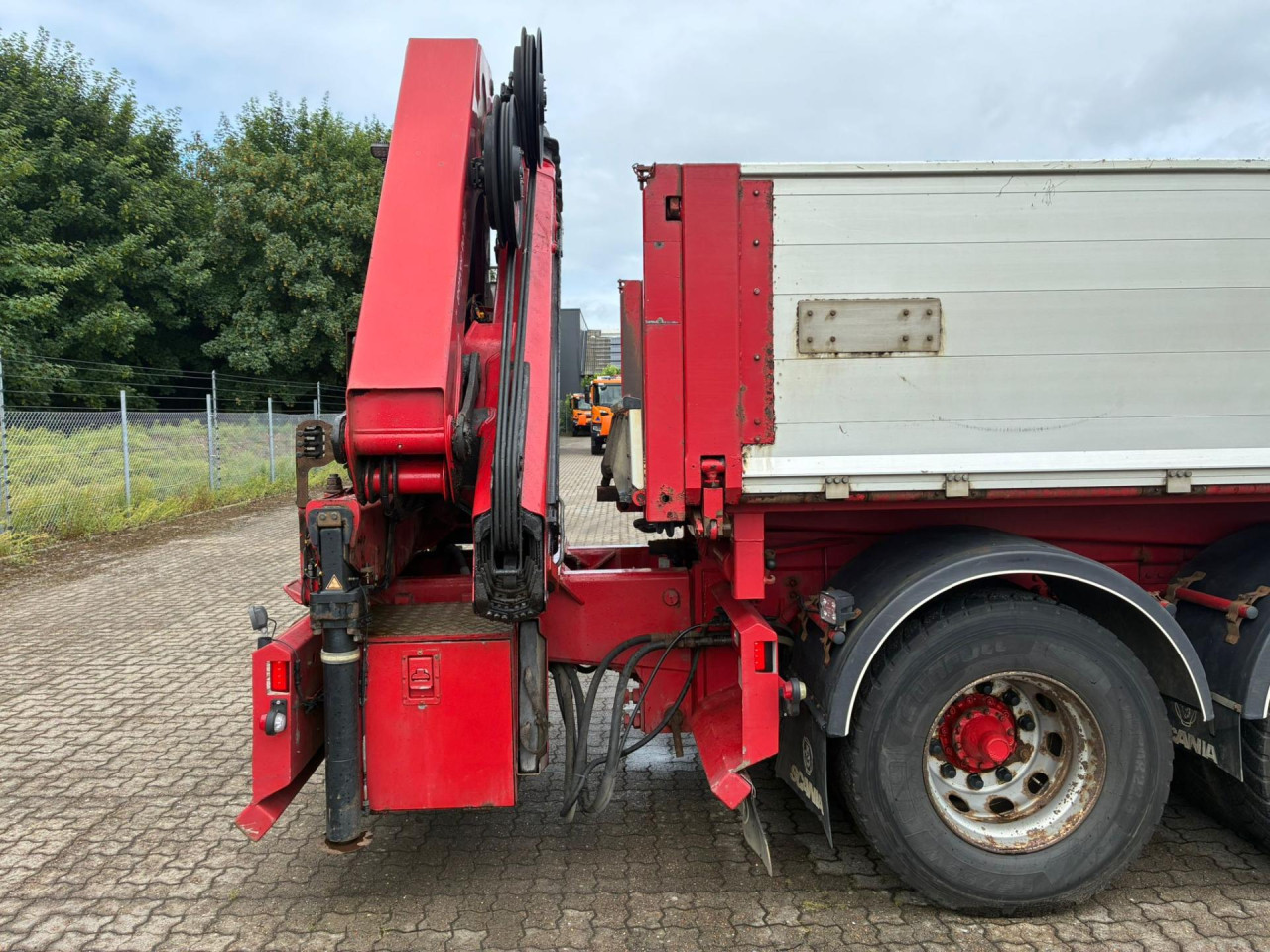 Scania R 650 B8x4NB Tip - HMF kran 2620