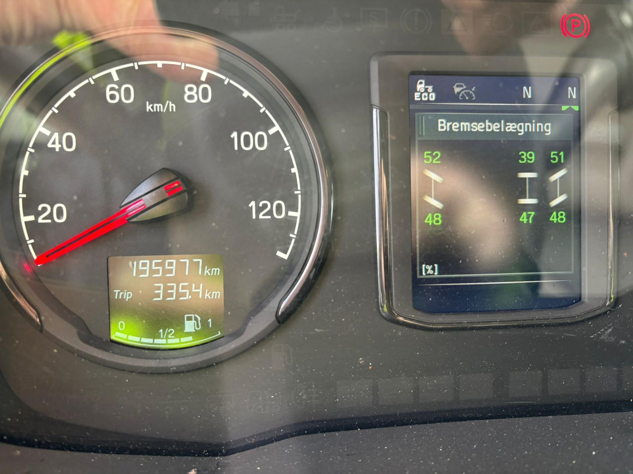 Scania P 320 B6x2*4NB Carrier Iceland Twincool Cherau pie