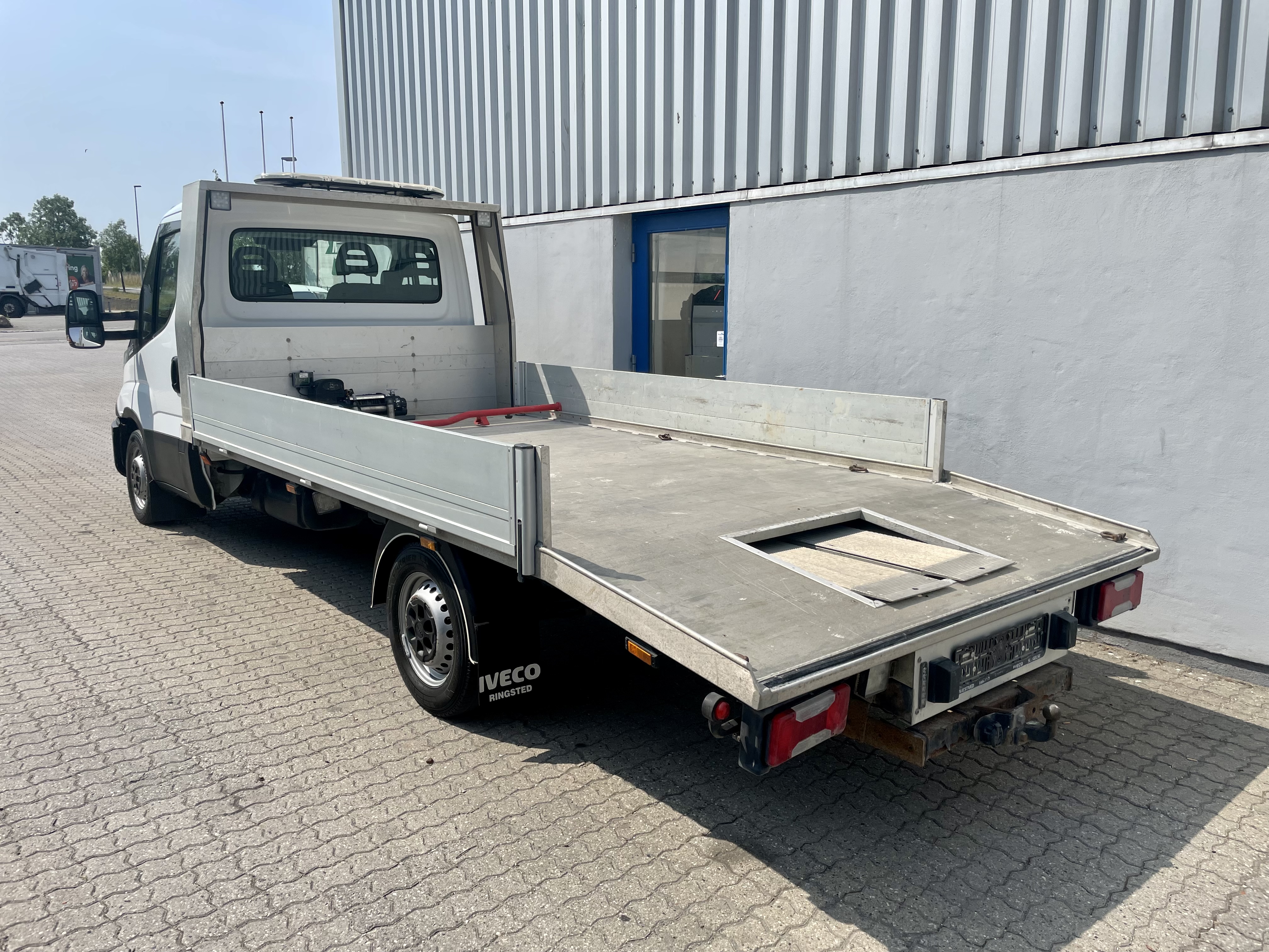 Iveco 35S17A8 knæklad