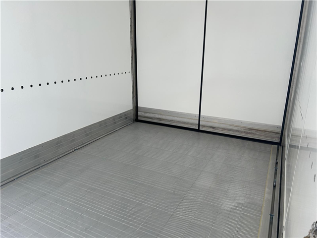 Piako Hejselads - Fragtopbygning med fuld sideåbning og fuld pallebredde.