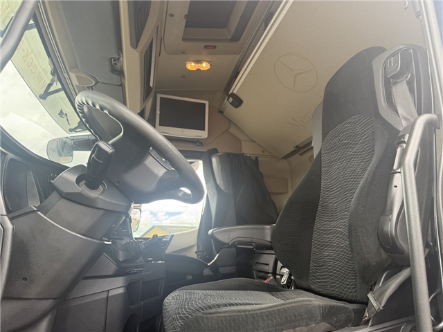 Mercedes Arocs 3253 8x2*6 Euro 6 Chassis