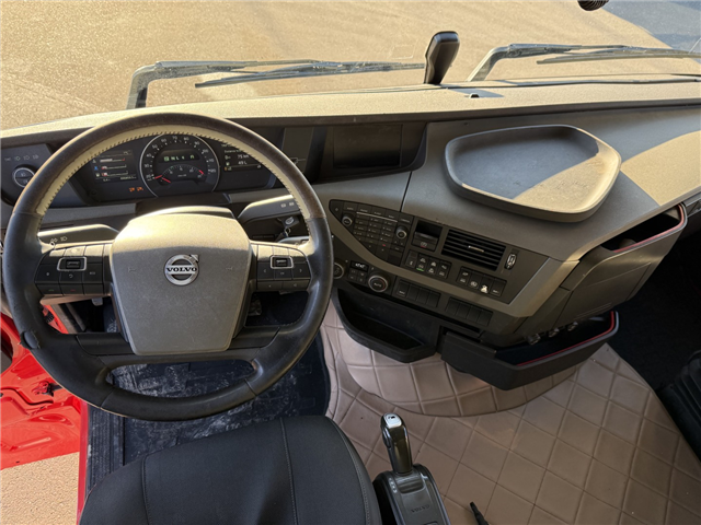 Volvo FH500 8x2*6 Tip / HMF 2120 K3