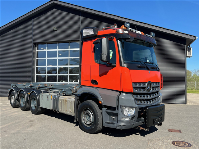 Mercedes 3251