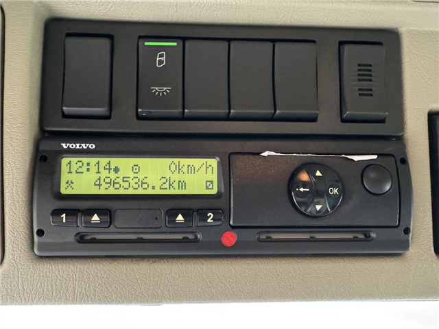 Volvo FM330 6x2*4 Carrier Supra 1250 Mt 9,9m (defekt kølemaskine)