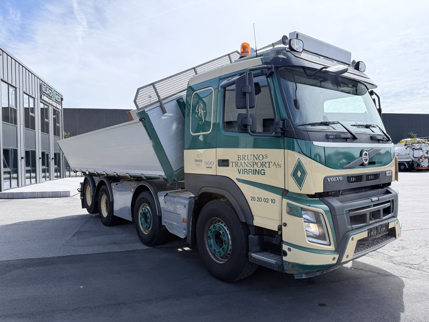 Volvo FMX500 8x4 med løftbogie HMF Pendeltip