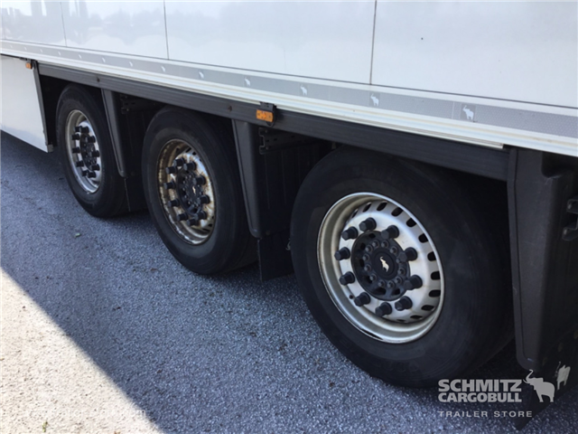 Schmitz Semi Reefer Meat hanging system