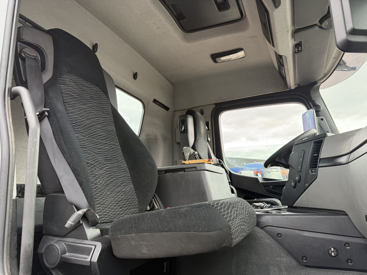 Mercedes Actros 2546 6x2 Hyva Kroghejs