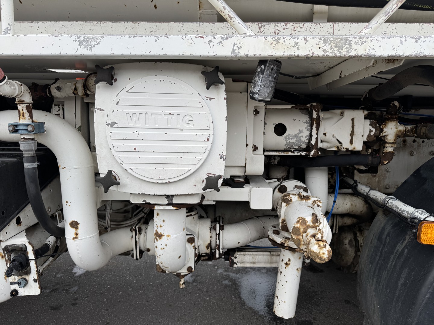 MAN 35.464 8x8 Hvidtved Larsen 9000 L