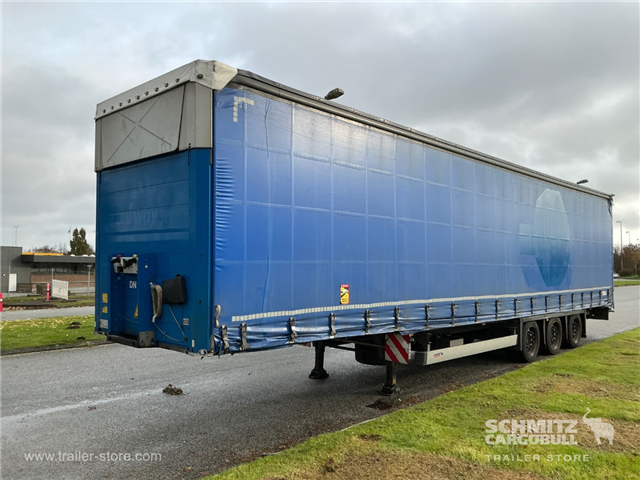 Schmitz Semi Curtainsider Mega