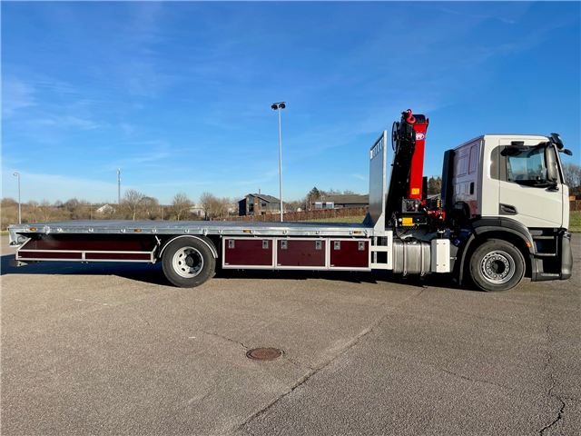 Iveco S-WAY AD190S34-E6e/FP Stillads