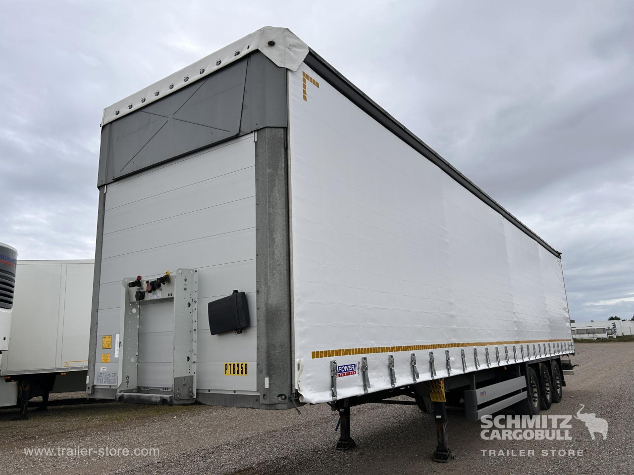 Schmitz Semi Curtainsider Standard