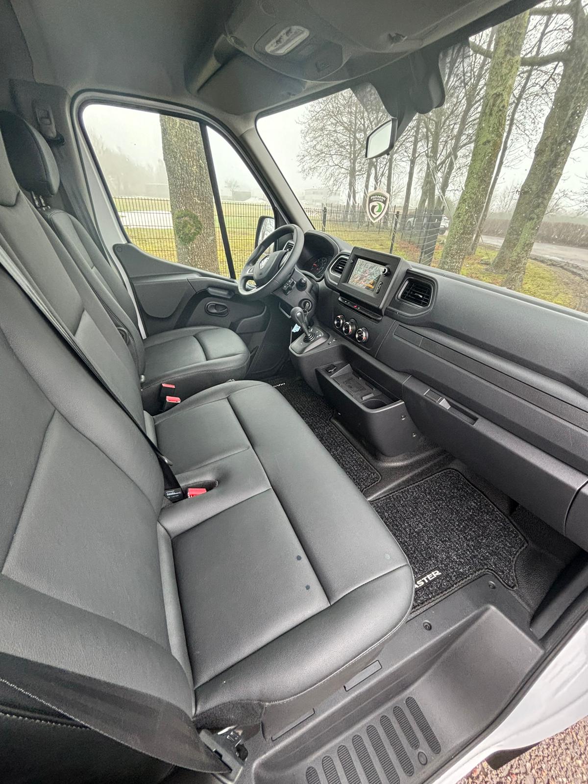 Renault Trucks Master - Lukket EUROBOX kasse