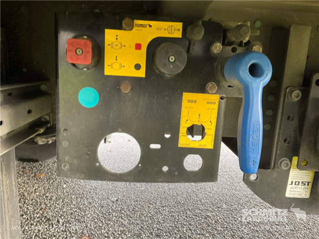 Schmitz Semi Curtainsider Mega