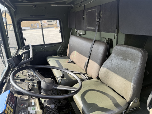 MAN 5 To KAT MIL 4x4 opb. studenterkørsel