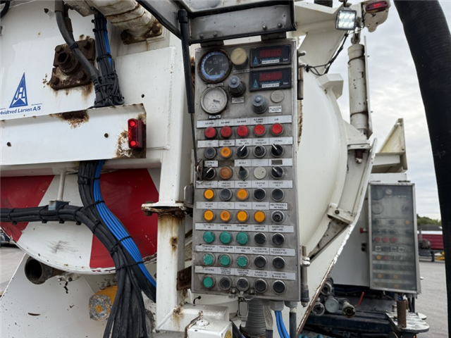 Scania P380 LB6x2*4 Hvidtved Larsen FlexLine 310