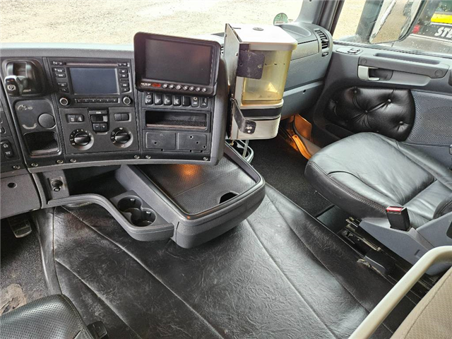Scania R520 6x2 //V8// Silo - Pellets // 26.000 liter