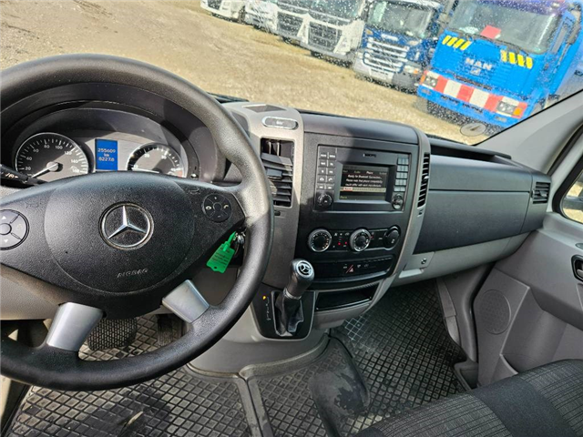 Mercedes-Benz Sprinter 316 CDI boks + lift
