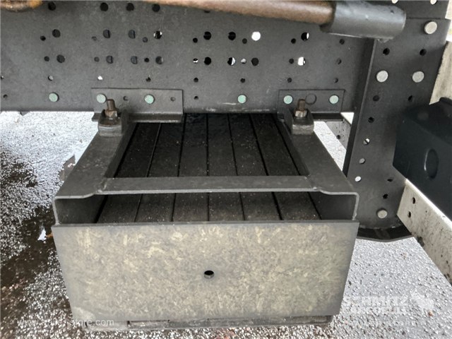 Schmitz Semi Curtainsider Standard