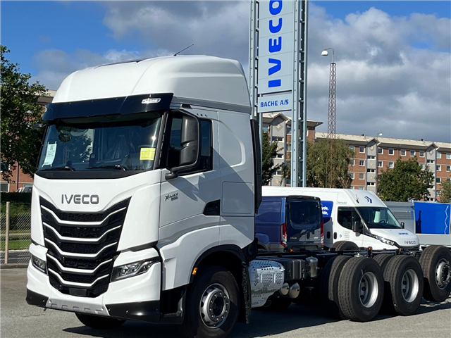 Iveco X-Way AS350X50 Y/FS 8x4 1+3