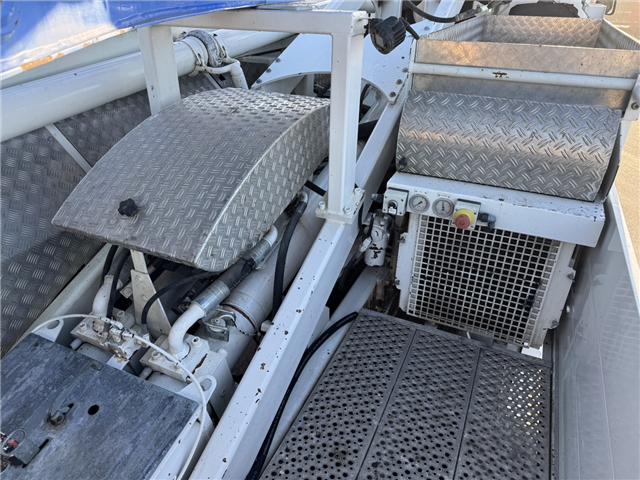 Scania P410 6x4 Liebherr THP 140 H 24 M4 XH Betonpumpe